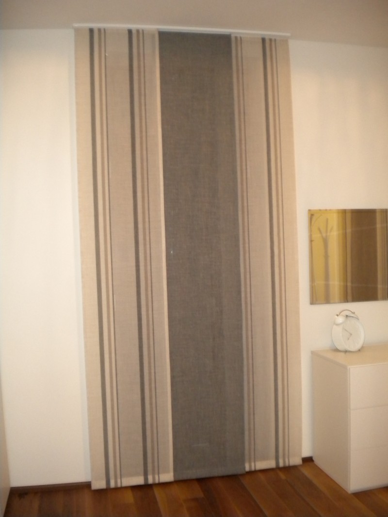 Pannelli scorrevoli puro lino con profilo alluminio bianco opaco arredamento mariano verona negozio tende