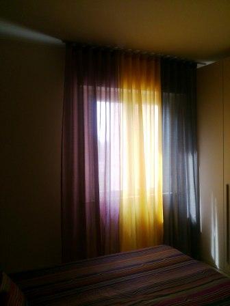 Tende verona: la tenda a 3 teli a colori modello wave con profilo alluminio a forma tonda di Arredamento Mariano. Negozio tende a Verona.